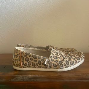 Cheetah/Leopard Print Toms